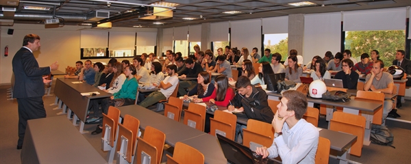 131025 ADE - EDUARD VIDAL DG MÉMORA (2)