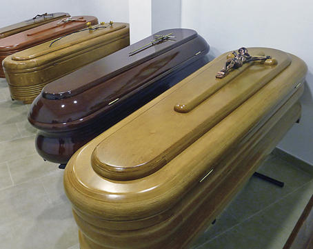 Ataúdes en el sector funerario