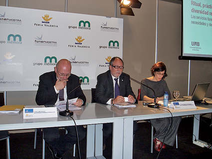 Funermostra-Conferencias_6-9-14-Mesa rf101_0