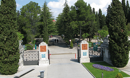 cementerio_de_terrassa_acoge_una_nueva_ruta_guiada