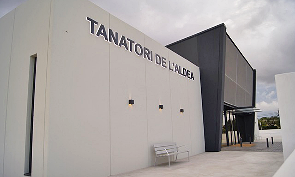 Entrada al Tanatorio