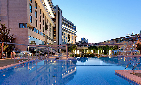 hotel_nelva_exterior_nocturno