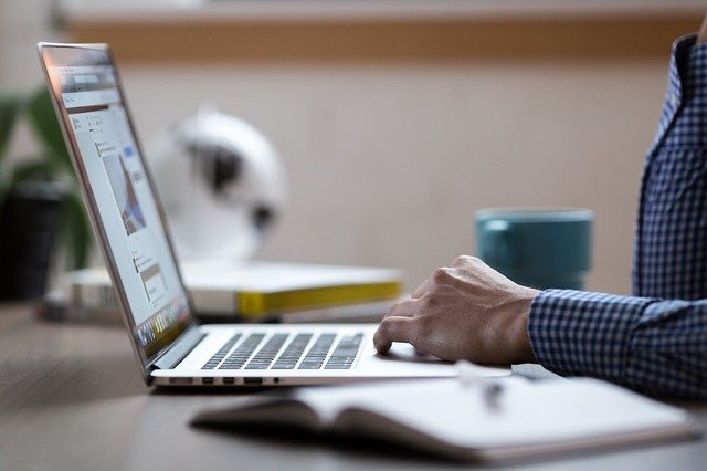 laptop-2557586_640